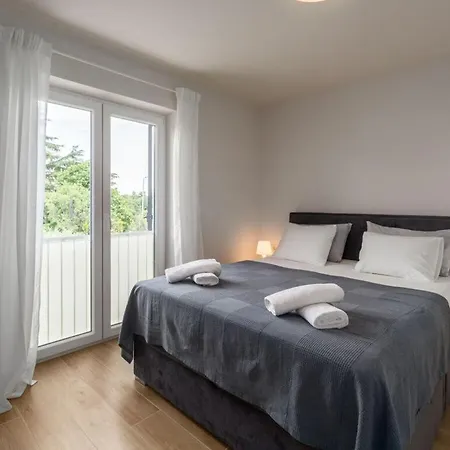 Holiday home Luka Premium In